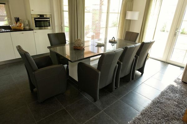 Eetkamer - Villa met bubbelbad in Hellendoorn (3)