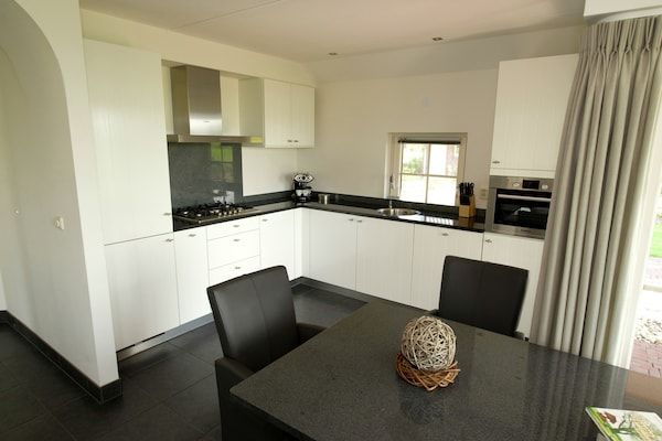Keuken - Villa met bubbelbad in Hellendoorn (4)