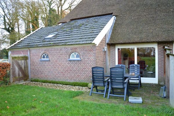Terras - Romantische boerderij-ontsnapping in Geesteren (5)
