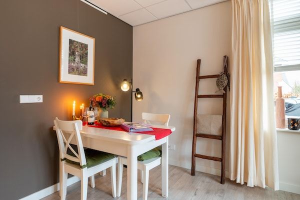 Eetkamer - Appartement in Bergen bij stranden in Bergen (3)