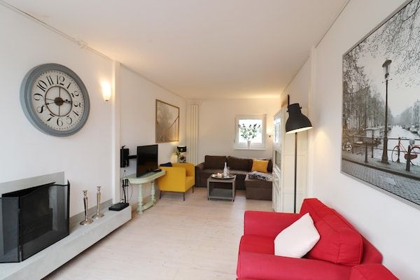 Woonkamer - Vakantiehuis in Noordwijkerhout bij Meer in Noordwijkerhout (5)