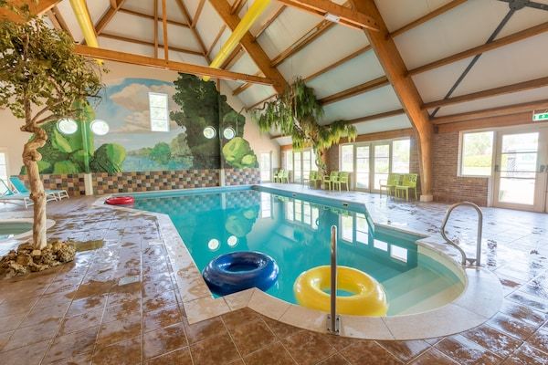 PoolOfHouse - Luxe villa met gedeeld zwembad in Paasloo (2)