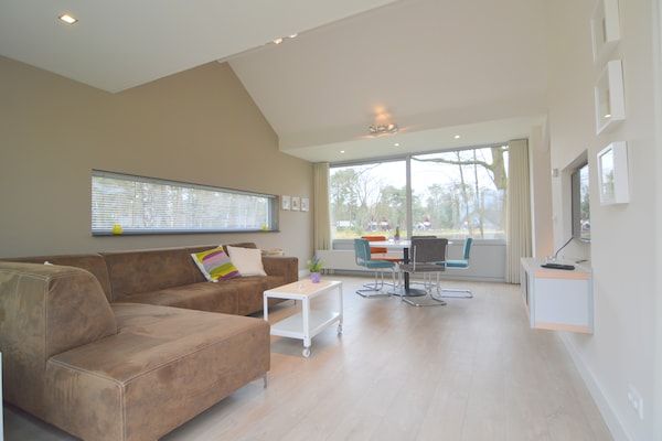 Woonkamer - Vakantiehuis in Stramproy bij Bos in Stramproy (2)