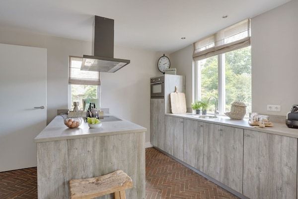 Keuken - Vakantiehuis met terras bij Bedafse Bergen in Uden (3)