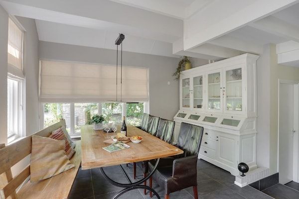Eetkamer - Villa in Nederland met Sauna & Comfort in Uden (2)