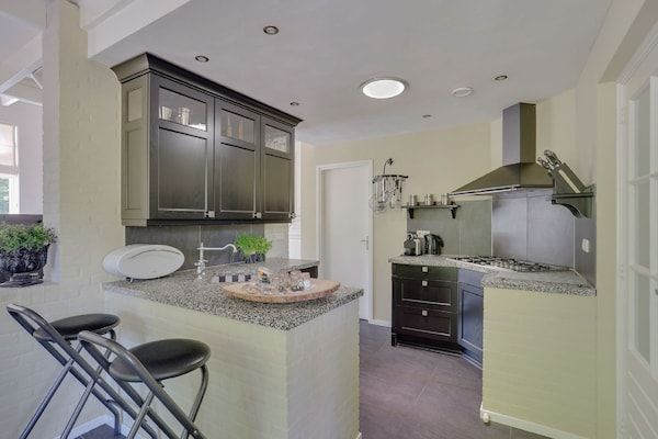 Keuken - Villa in Nederland met Sauna & Comfort in Uden (3)