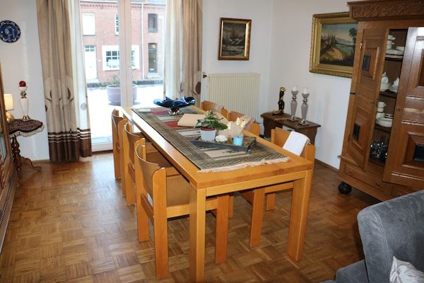 Eetkamer - Vakantiehuis in Sittard met Zwembad in Sweikhuizen (3)