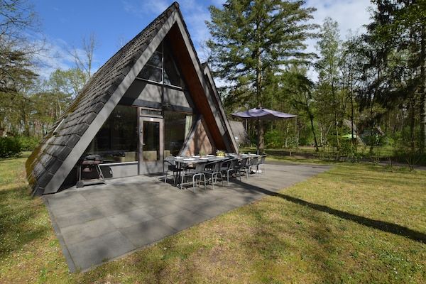 Buitenkant - Vakantiehuis bij Stramproy natuurgebied in Stramproy (1)