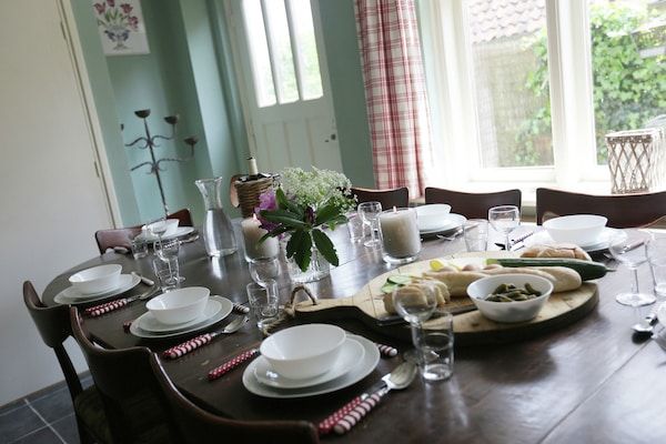 Eetkamer - Rustig gelegen boerderij in Doorn nabij het bos in Doorn (5)