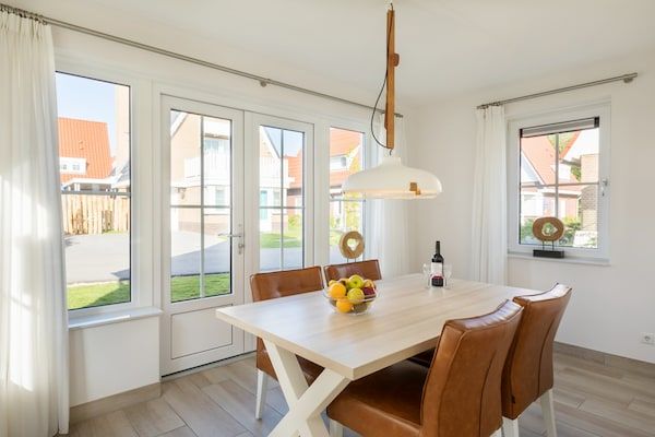 Eetkamer - Villa in Dishoek bij Noordzee Strand in Koudekerke (3)