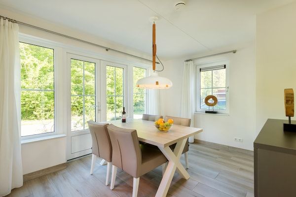 Eetkamer - Villa in Dishoek bij Noordzeestrand in Koudekerke (3)