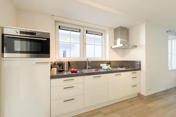 Keuken - Villa in Dishoek bij Noordzeestrand in Koudekerke (4)