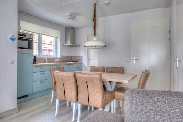 Keuken - Luxe villa nabij de Noordzee in Koudekerke (3)