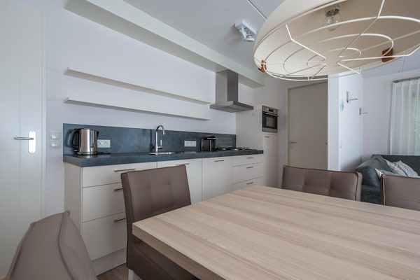 Keuken - Ontspan in luxe aan de kust in Koudekerke (3)