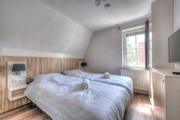 Slaapkamer - Ontspan in luxe aan de kust in Koudekerke (4)