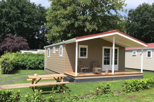 Buitenkant - Bungalow met terras bij Bedafse Bergen in Uden (5)