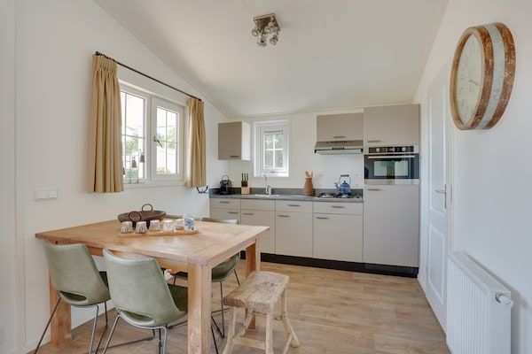 Keuken - Bungalow met terras bij Bedafse Bergen in Uden (4)