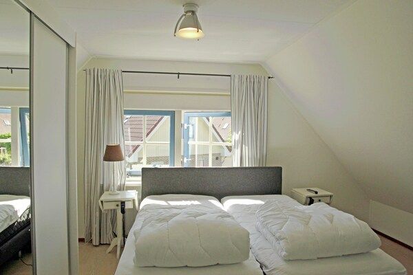 Slaapkamer - Vakantiehuis in Schoorl bij zandstranden in Schoorl (4)