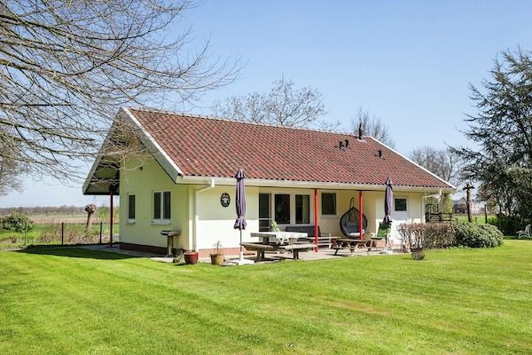 Buitenkant - Familieverblijf met grote tuin in Heino (2)