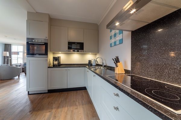 Keuken - Vakantiehuis in Colijnsplaat bij het Meer in Colijnsplaat (4)