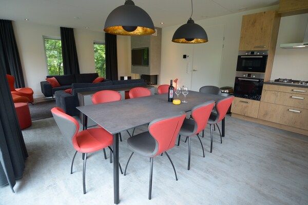 Keuken - Luxe Villa op Texel in Den Burg-Texel (5)