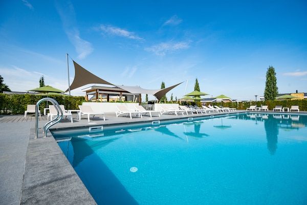 Park - Vakantiehuis in Limburg met Buitenhaard in Bemelen (2)