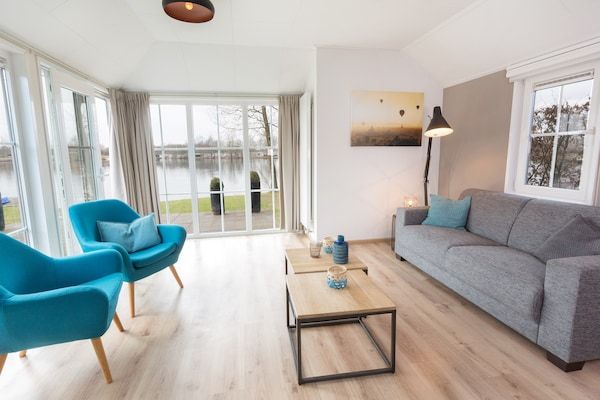 Woonkamer - Stijlvol boschalet in Hoge Hexel (2)