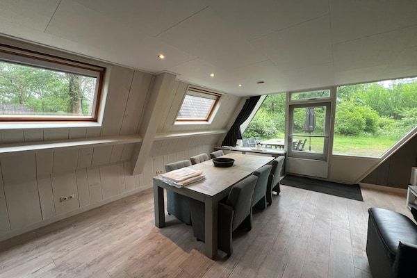 Eetkamer - Bungalow in Limburg bij natuurgebieden in Stramproy (3)