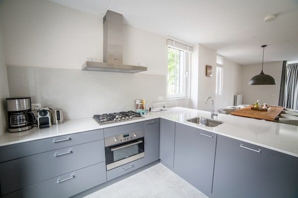 Keuken - Luxe villa in Maastricht met sauna in Maastricht (4)