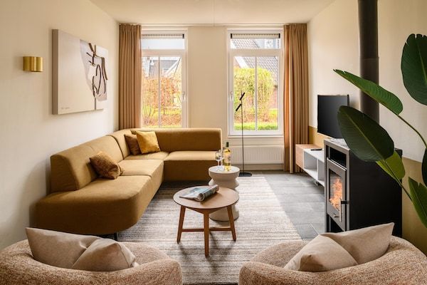 Woonkamer - Ruime retraite met tuin in Maastricht (2)