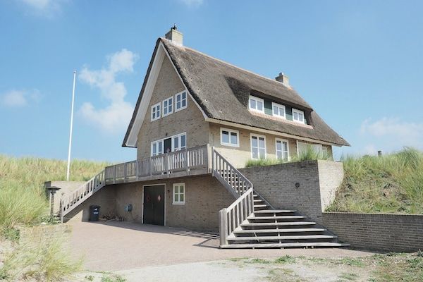 Buitenkant - Villa in Midsland bij de Zee in Midsland Terschelling (1)