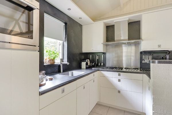Keuken - Villa in Sandberghe met Sauna en Comfort in Uden (2)