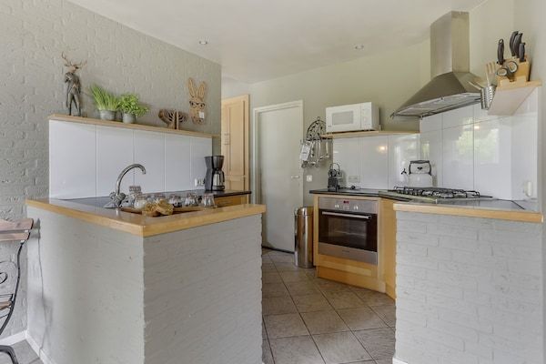 Keuken - Luxe villa in De Pier met sauna in Uden (2)