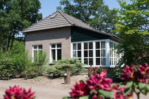 Buitenkant - Luxe villa in De Pier met sauna in Uden (5)