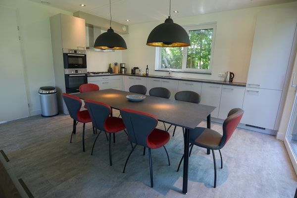 Eetkamer - Villa op Texel bij Strand en Natuurgebied in De Koog-Texel (3)