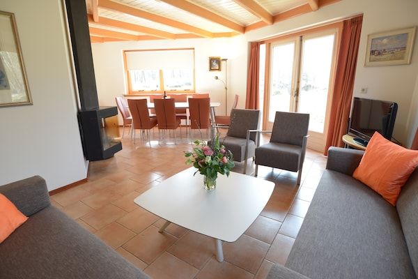 Woonkamer - Luxe villa aan de duinen in De Cocksdorp-Texel (3)