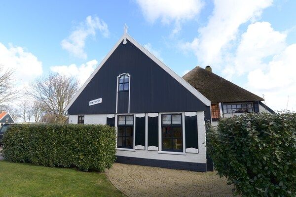 Buitenkant - Aantrekkelijke woning in het Fries in Oost-Texel (2)