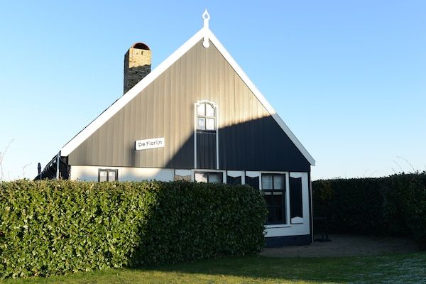 Buitenkant - Aantrekkelijke woning in het Fries in Oost-Texel (1)