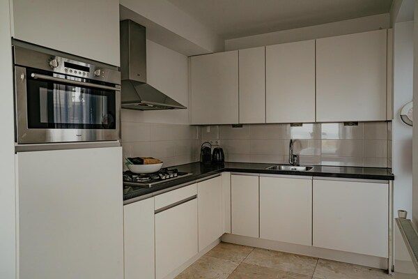 Keuken - Appartement in Egmond aan Zee bij Strand in Egmond aan zee (3)