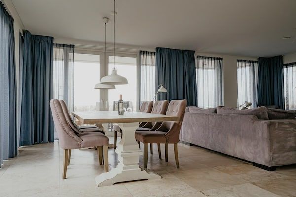 Eetkamer - Appartement in Egmond aan Zee bij Strand in Egmond aan zee (2)