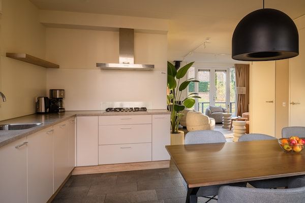 Keuken - Villa in Maastricht met Sauna & Bubbelbad in Maastricht (3)