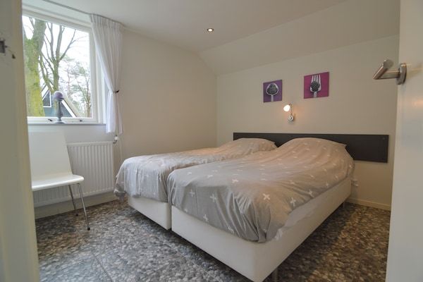 Slaapkamer - Vakantiehuis in Stramproy bij natuurgebieden in Stramproy (2)
