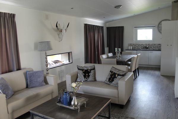 Woonkamer - Stijlvolle Villa in Bemelen in Bemelen (3)