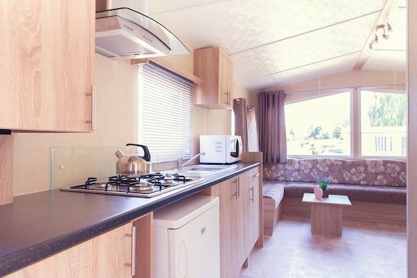 Keuken - Chalet in Mölke met Wellness & Bijzondere Verblijven in Zuna (3)