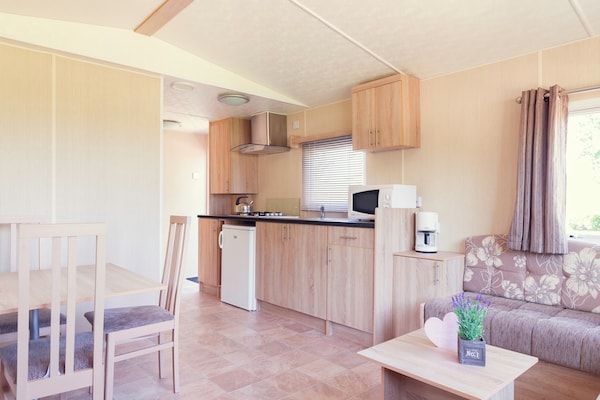 Keuken - Chalet in Mölke met Wellness & Bijzondere Verblijven in Zuna (4)