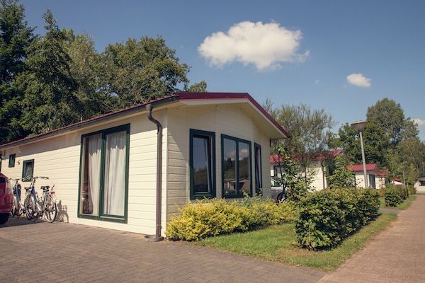 Buitenkant - Chalet Retreat aan de rivier in Zuna (2)