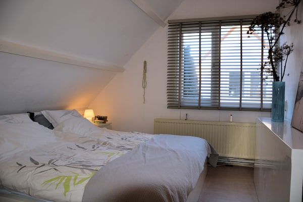 Slaapkamer - Vakantiehuis Noordwijk bij Strand in Noordwijkerhout (4)
