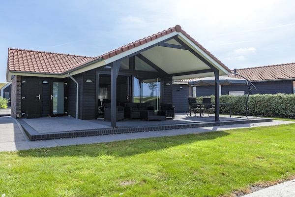 Buitenkant - Ontspannend huis dichtbij duikplekken in Kattendijke (1)
