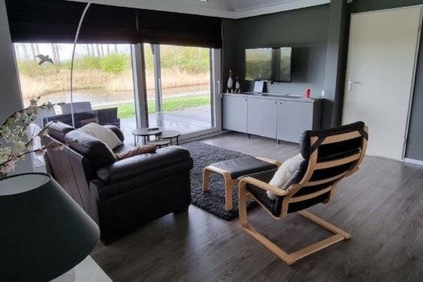 Woonkamer - Ontspannend huis dichtbij duikplekken in Kattendijke (2)