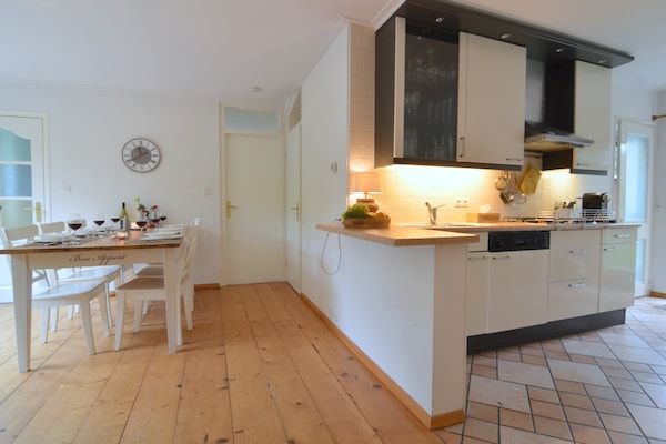Eetkamer - Vakantiehuis Voorthuizen bij De Veluwe in Voorthuizen (4)